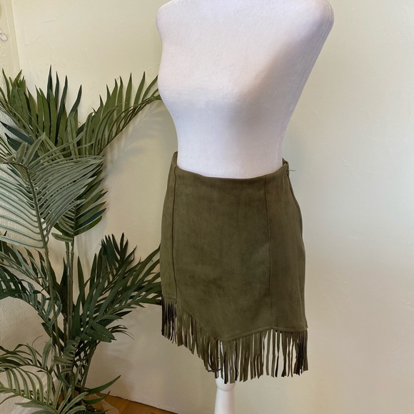 Flying Tomato Olive Suede Fringe Mini Skirt Size S - Picture 3 of 7